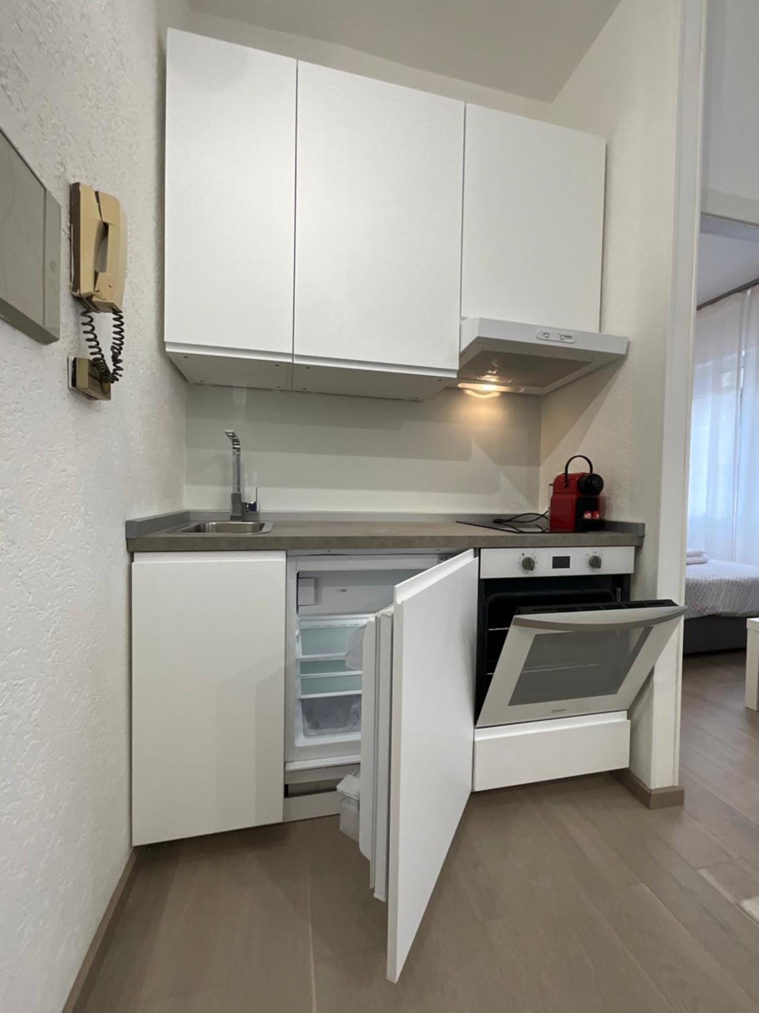 Ferienwohnung Bilocale San Giovanni Design Apartament Rom Exterior foto